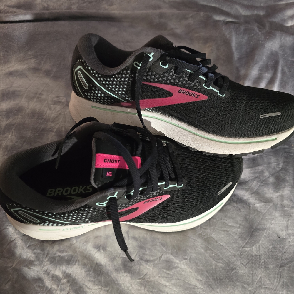 Brooks Women's Black and Pink Running Shoes